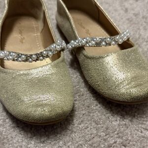 Gold with Pearls Ballet flats Dress Shoes Girls size 1